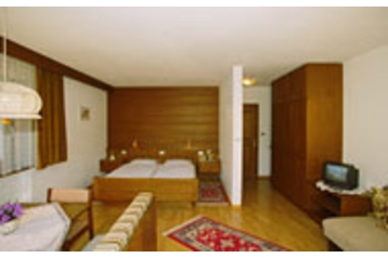 Italy Privát Pedraces, Exterior